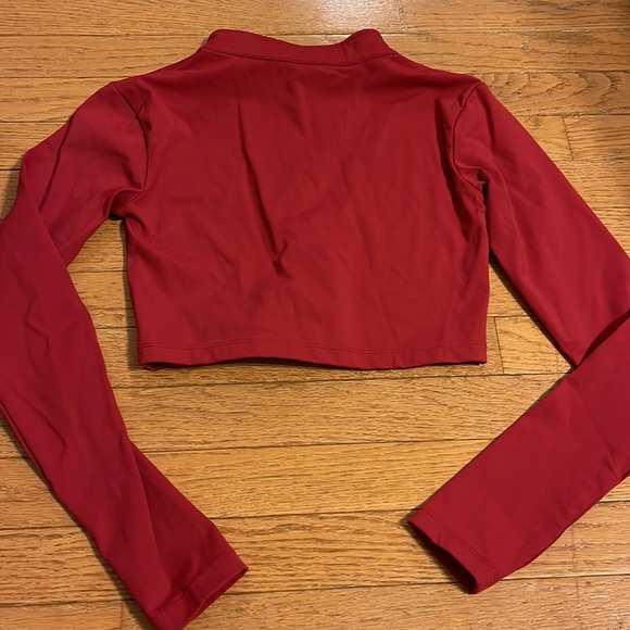 G|Athletica Crop Zip - Picture 2 of 2